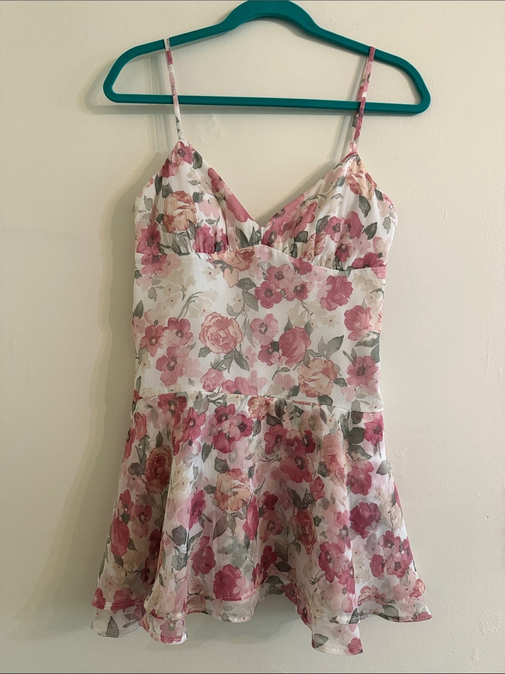 Hollister Pink Floral Chiffon Mini Dress Size XS - Picture 3 of 10